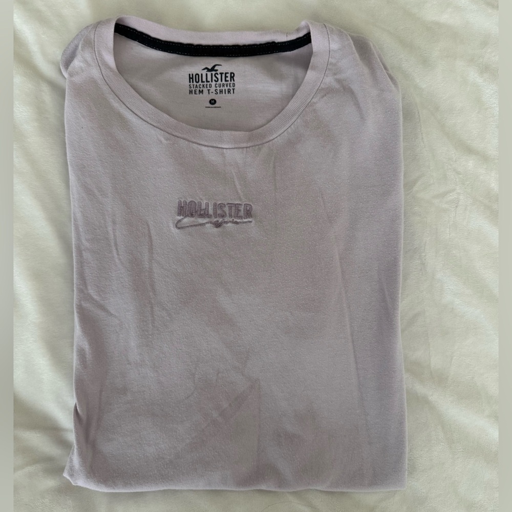 Hollister lavender tee